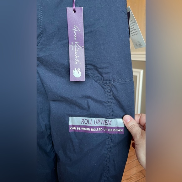 Gloria Vanderbilt! Willa/Navy Capris/Missy size-6/roll up/roll down-hem - Picture 7 of 16